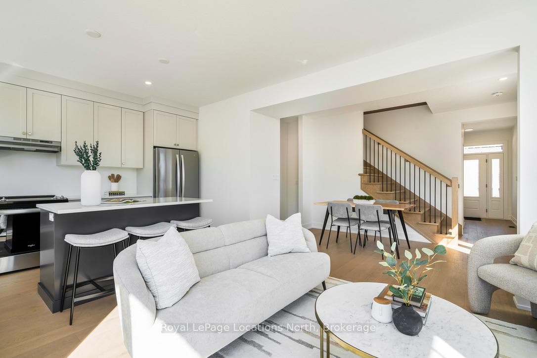 24 Swain Crescent photo 16