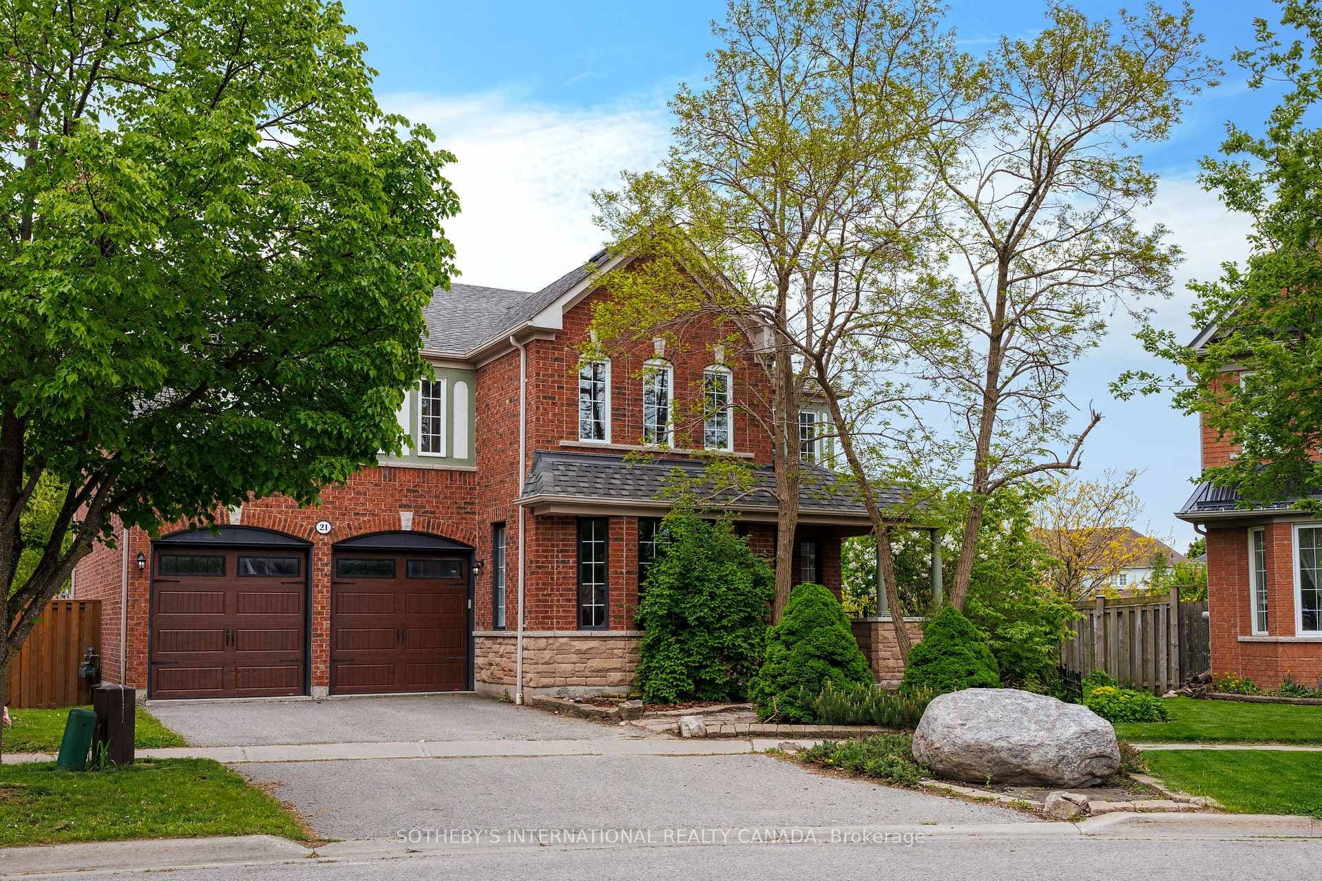 21 ALDEN Square photo 1