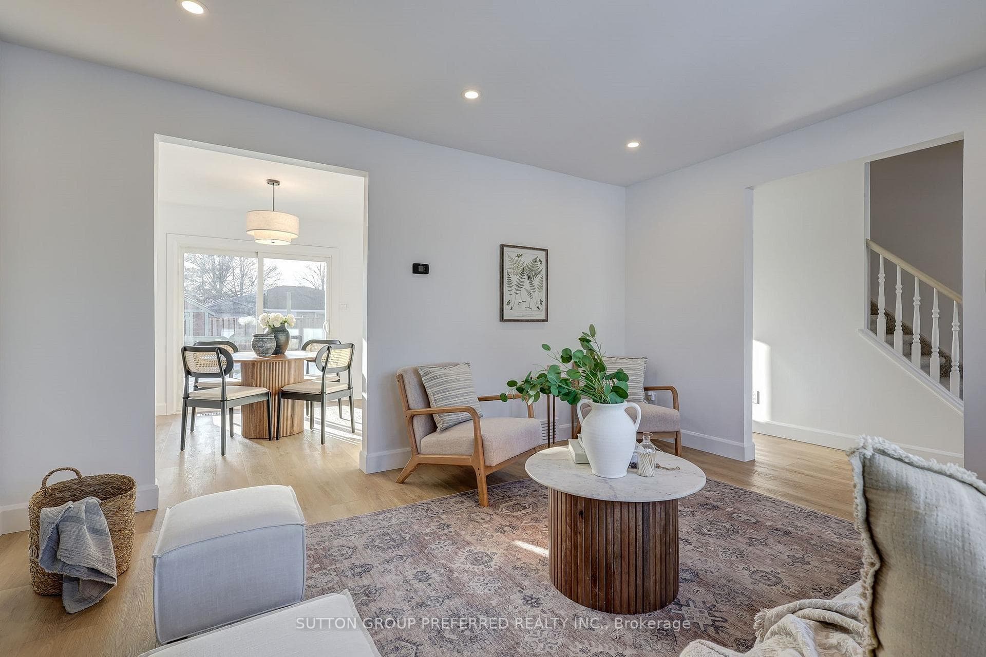 35 Rostherne Crescent photo 9
