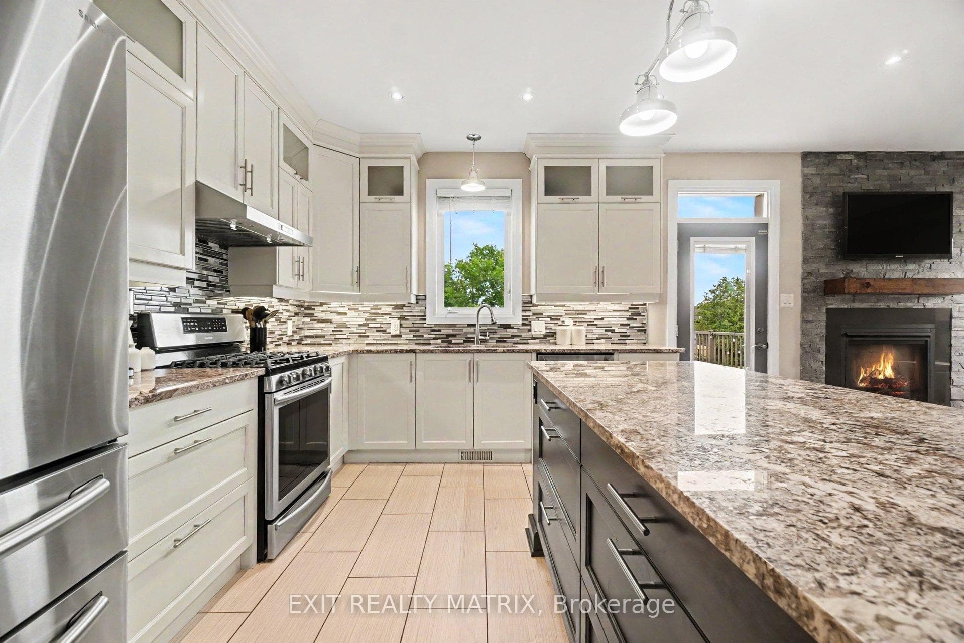 208 Nellie Street photo 10