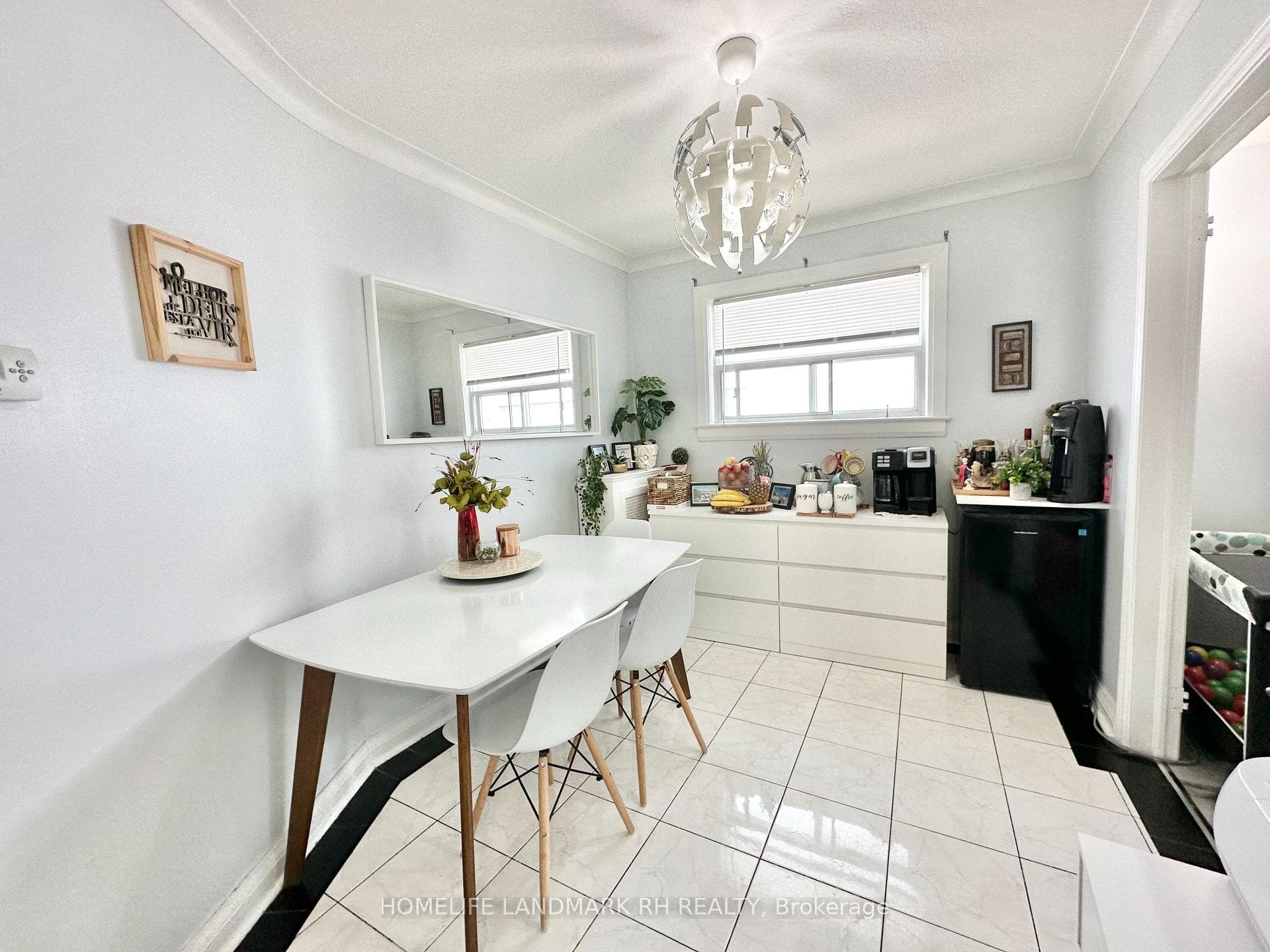 556 Caledonia Road photo 9