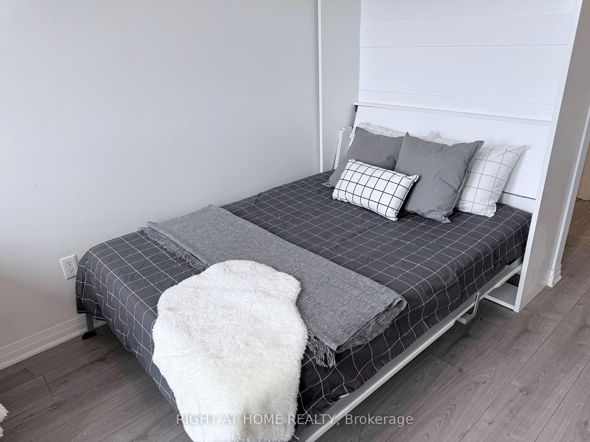 1900 Simcoe Street Unit 441 photo 7