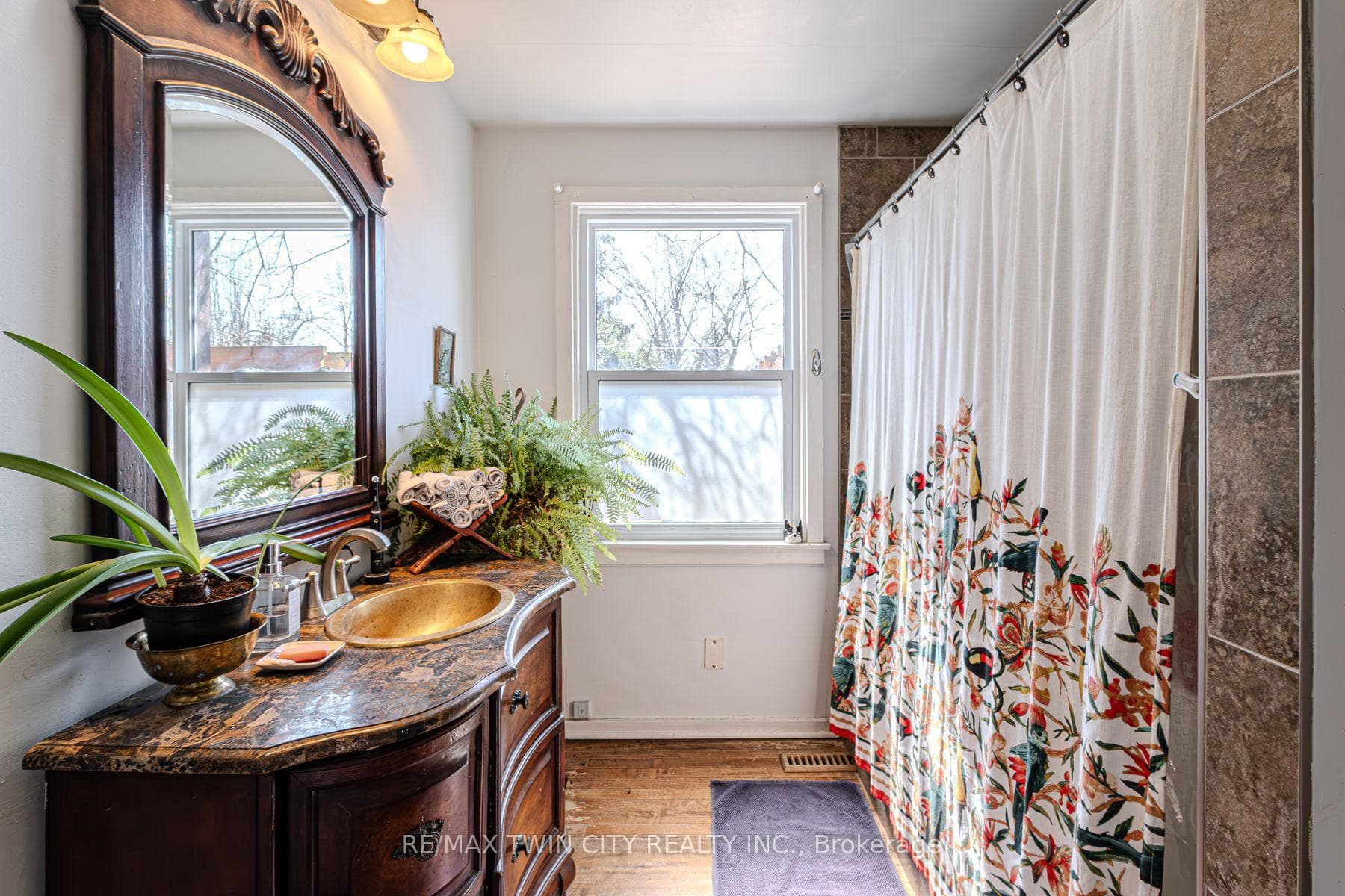45 Argyle Crescent photo 21