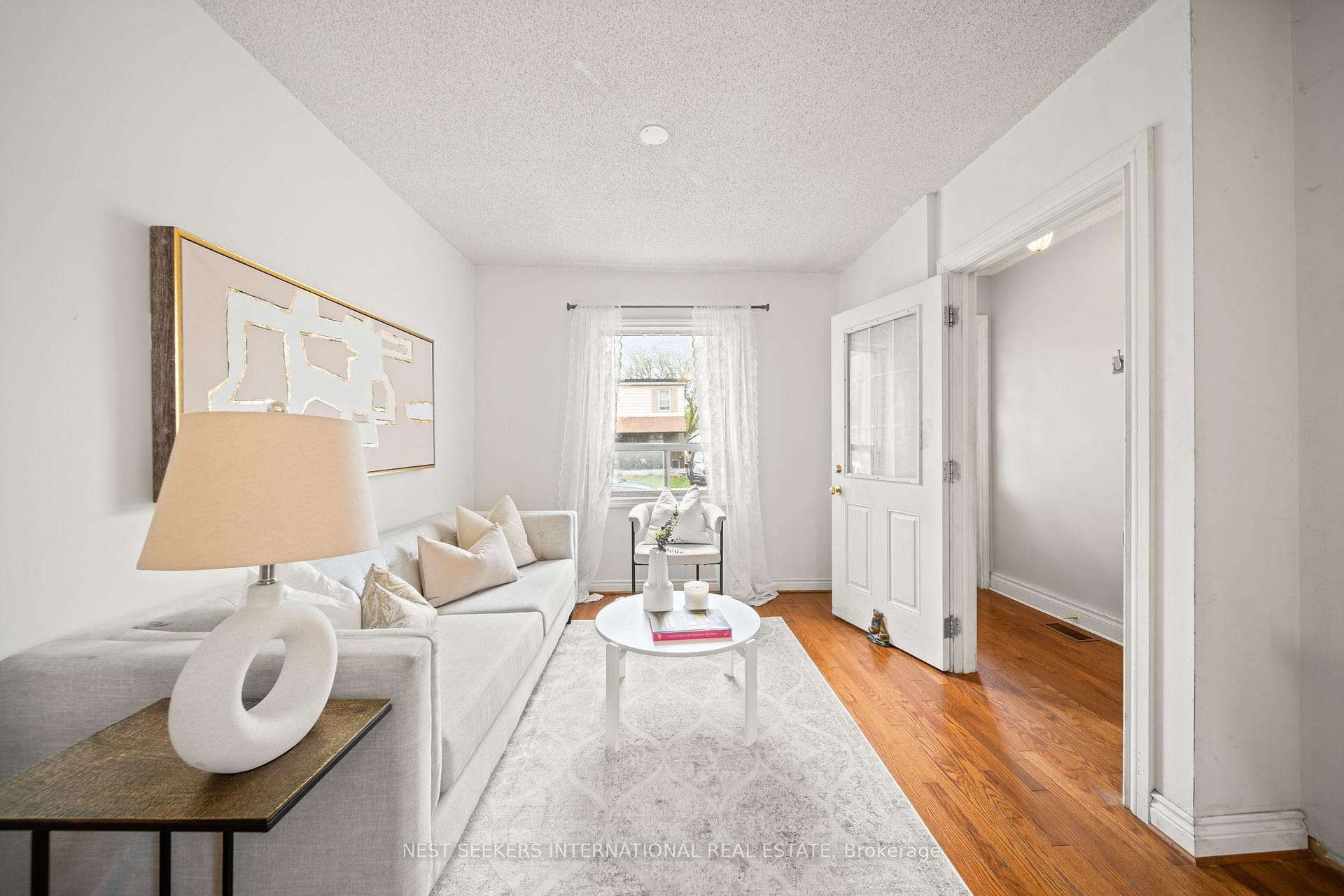 35 Cambrai Avenue photo 11