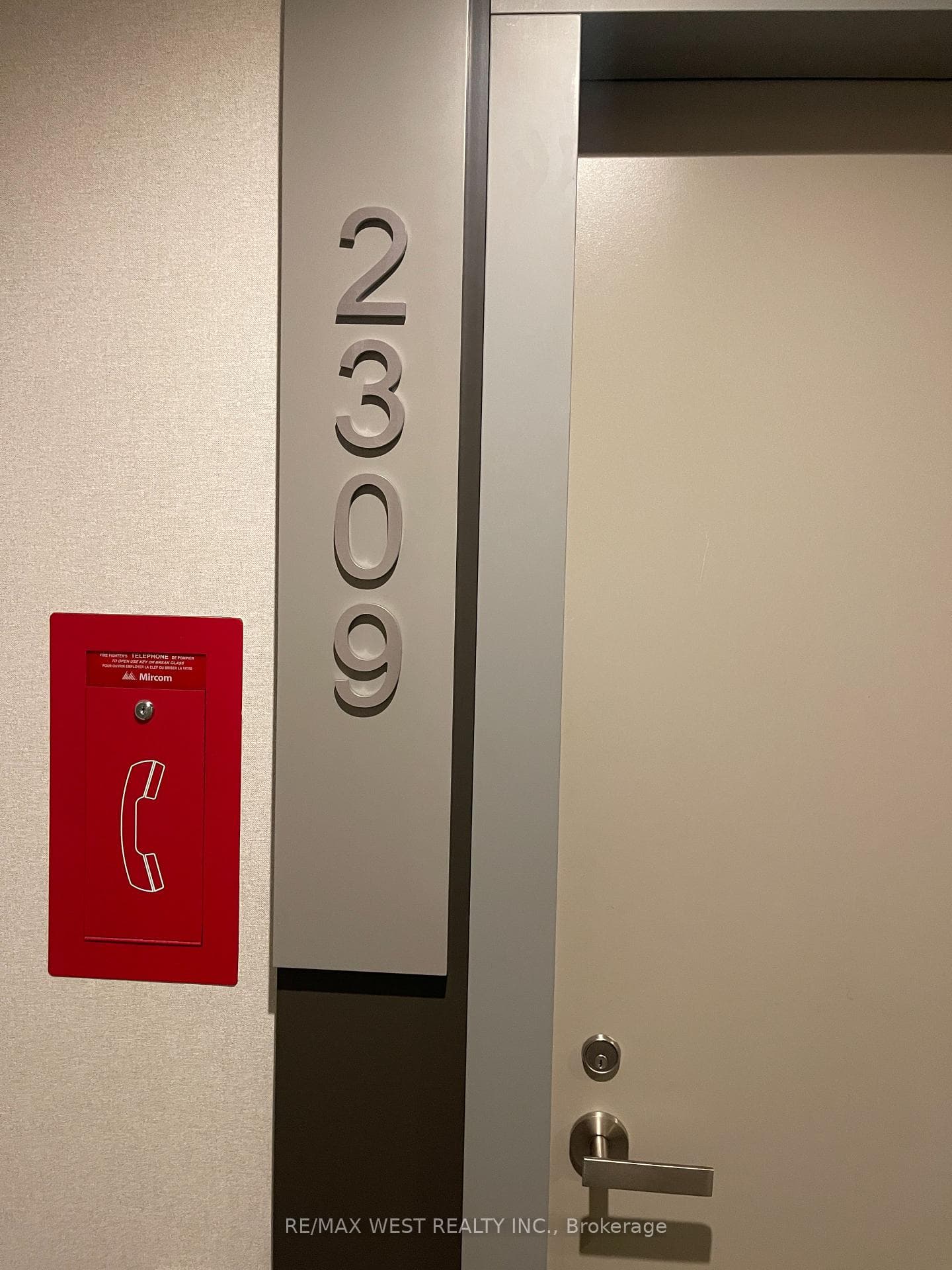 159 DUNDAS Street Unit 2309 photo 2