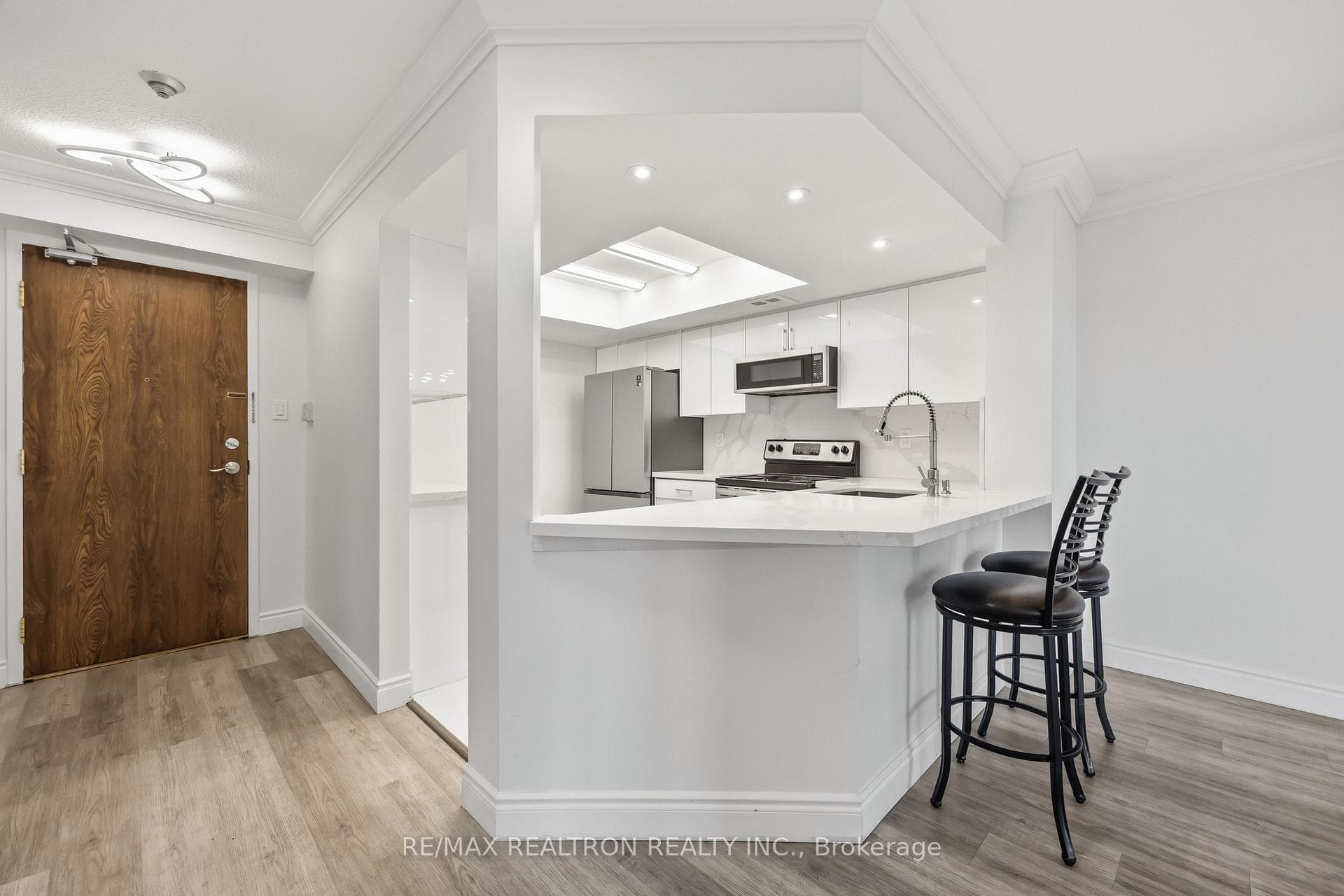 7440 Bathurst Street Unit 608 photo 6