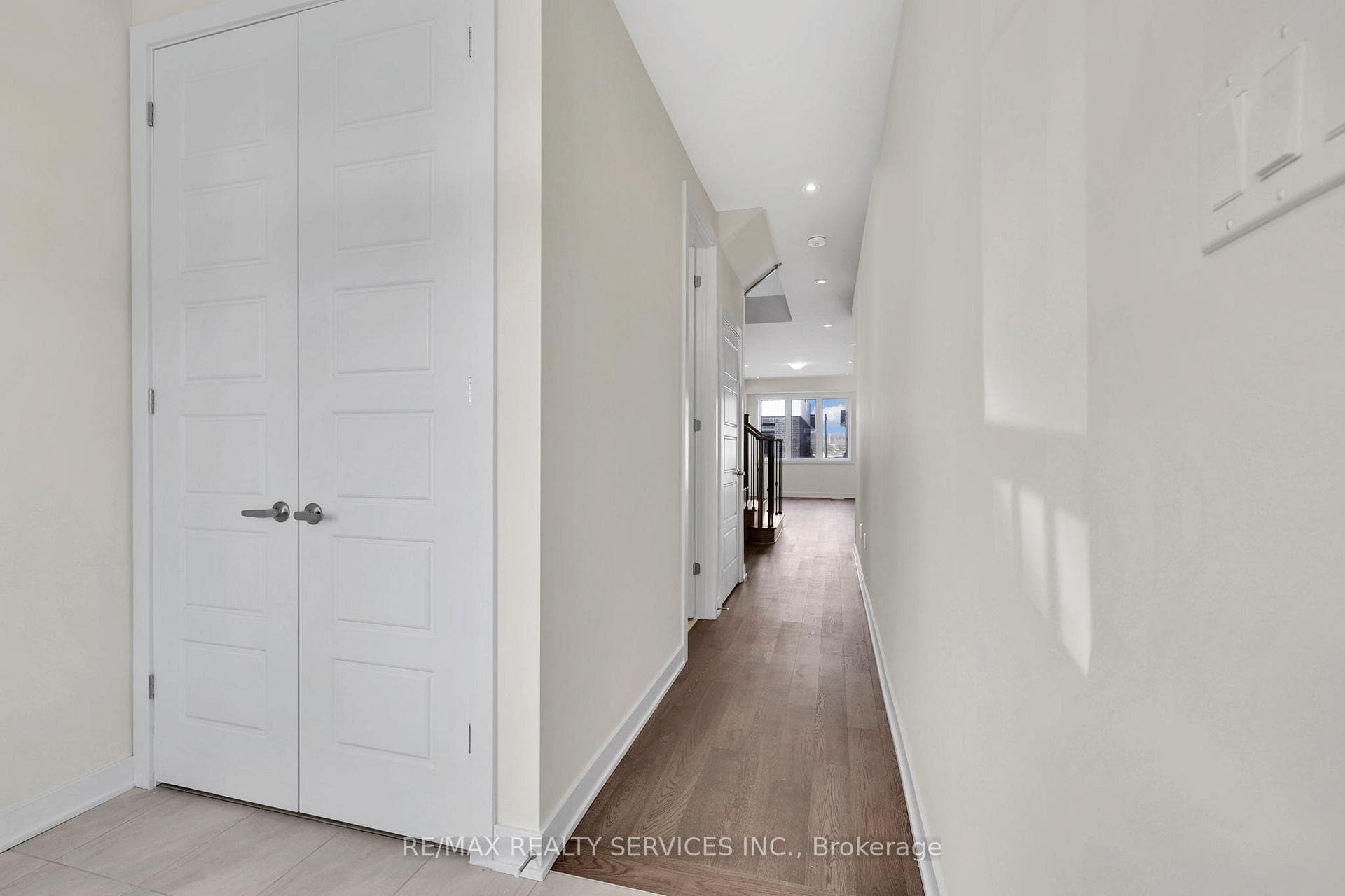 145 Keelson Street photo 3