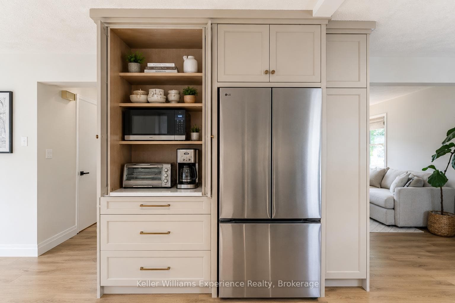 300 4th Avenue photo 10