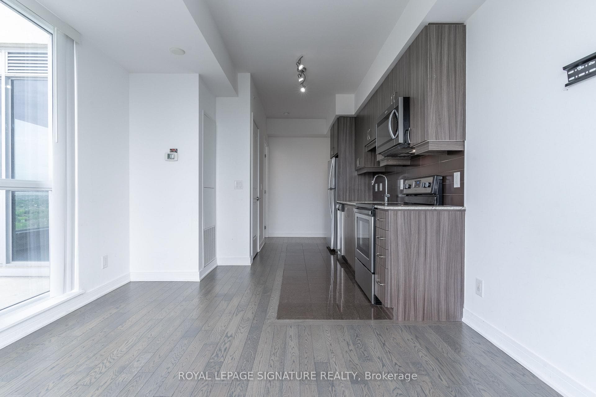 9201 Yonge Street Unit 2209 photo 15