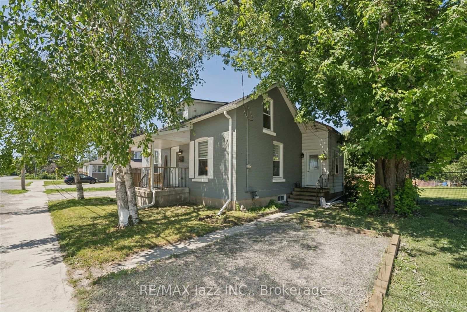 Separate entrance and driveway to in-law suite