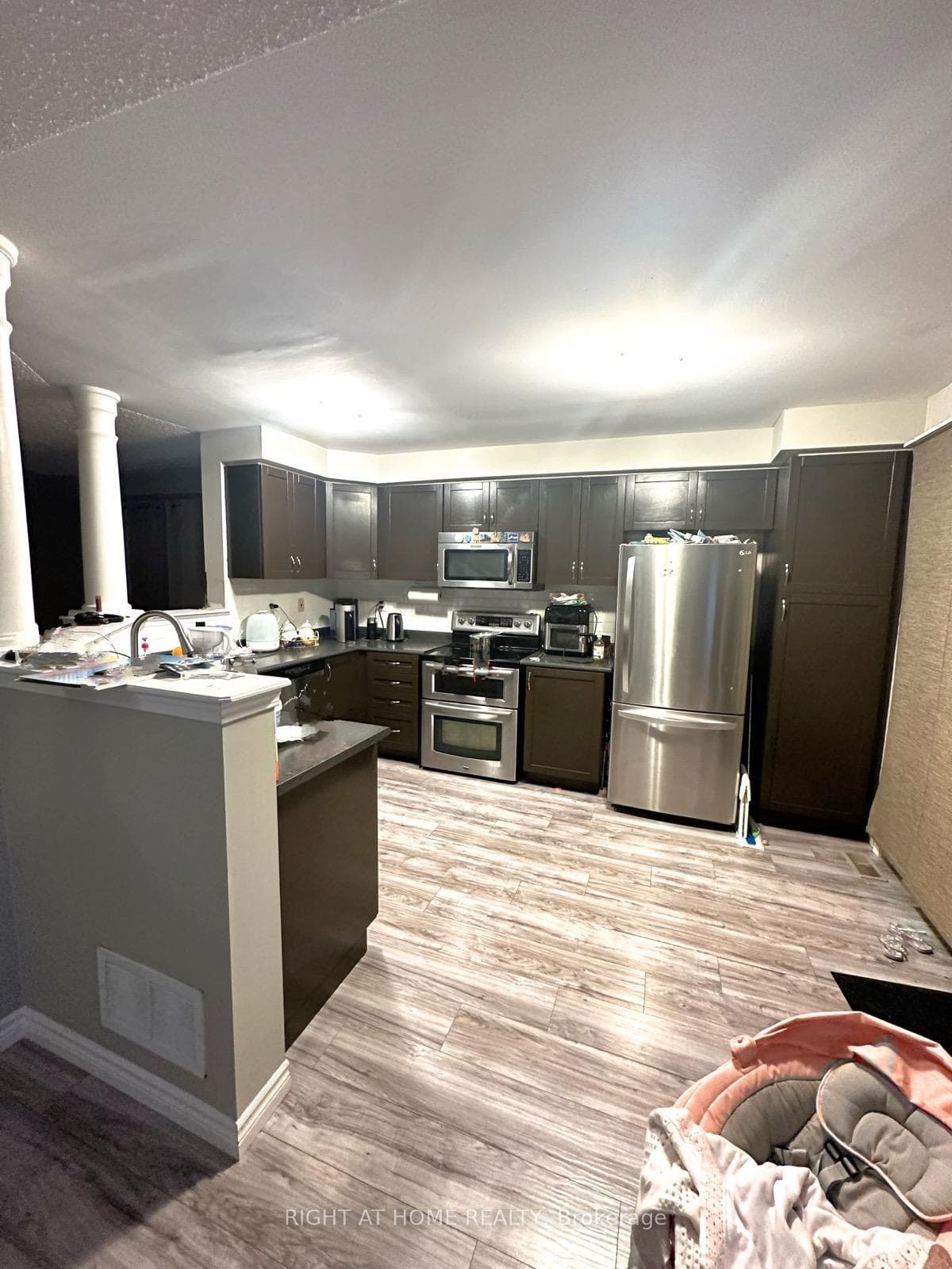 1156 Riddell Crescent photo 10