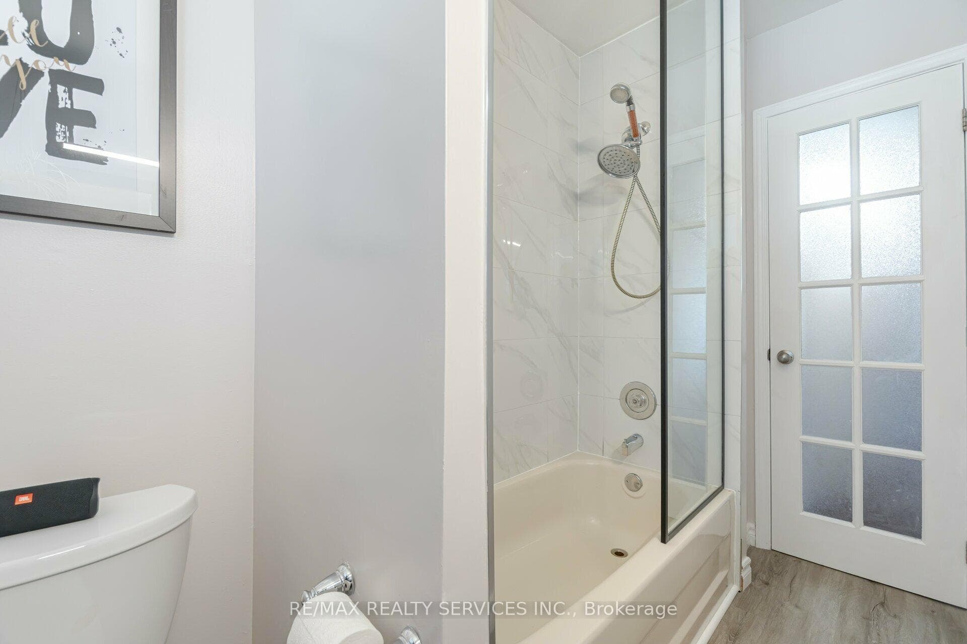 1 Ellendale Crescent photo 11