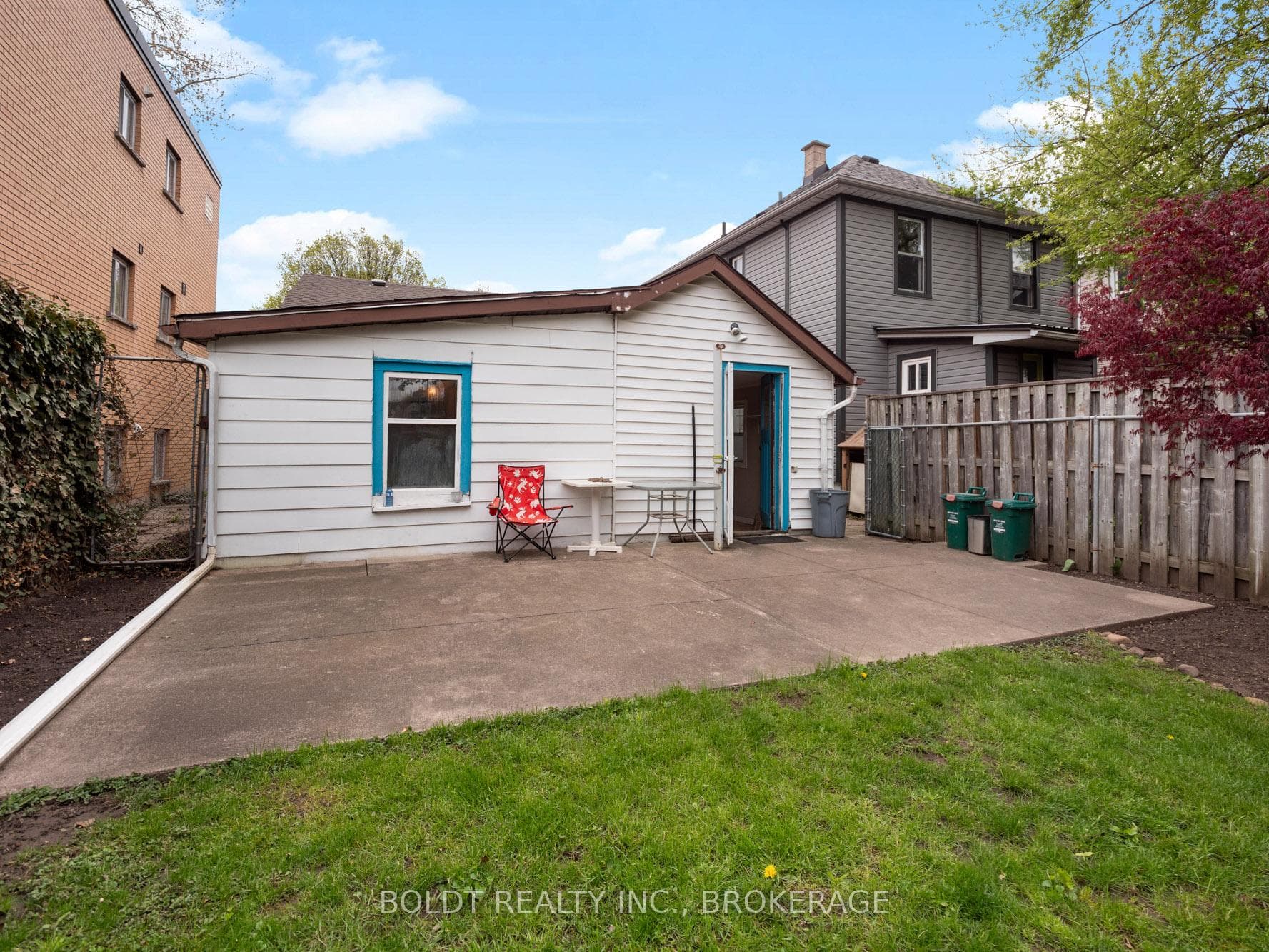 78 Maple Street photo 21