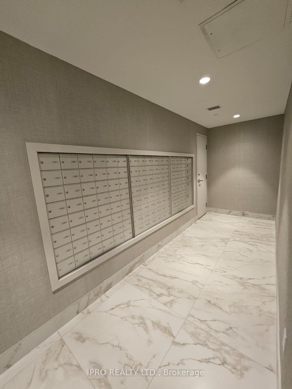 480 Gordon Krantz Avenue Unit 212 photo 5