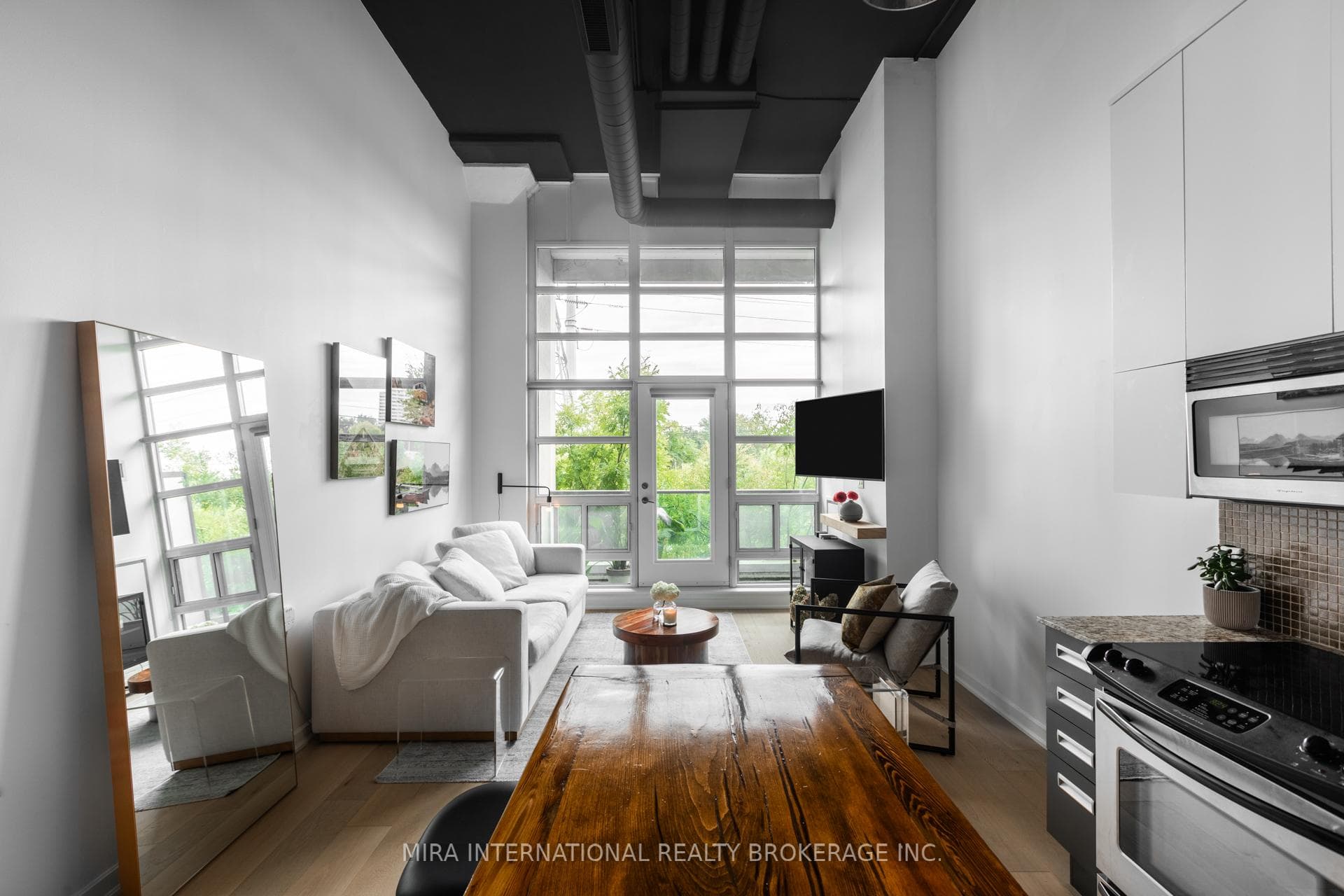 380 Macpherson Avenue Unit 239 photo 1