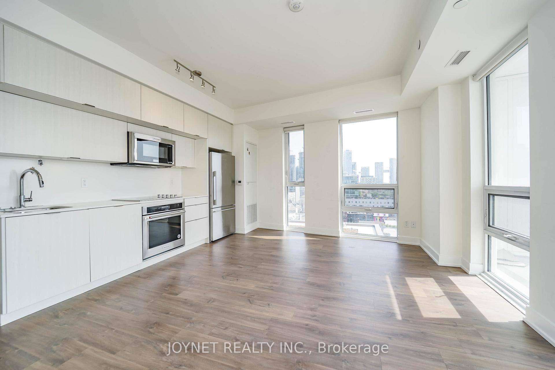 80 Vanauley Street Unit 1017 photo 27