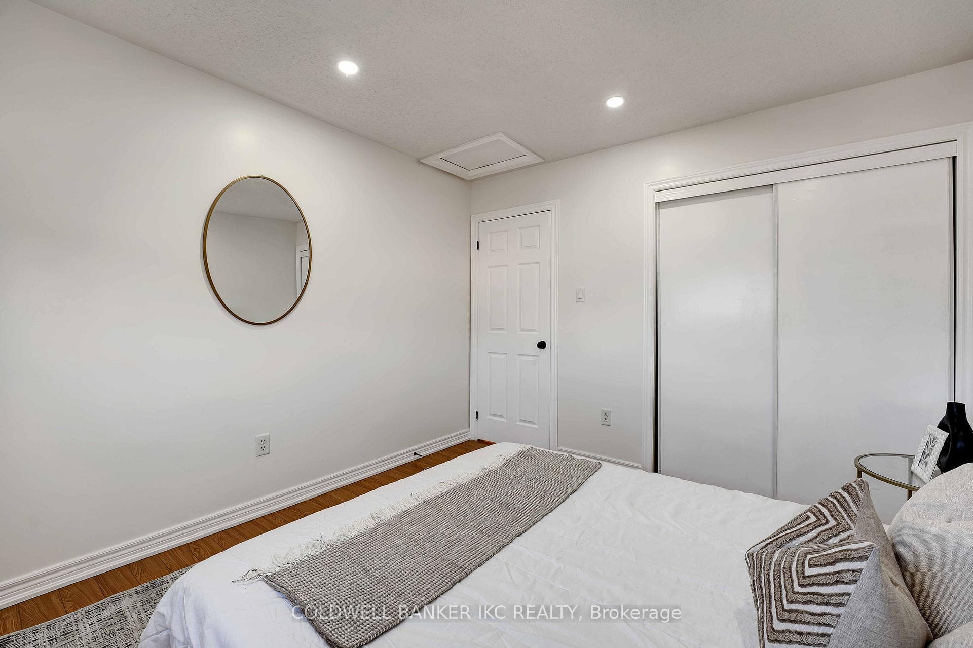4 Deforest Drive photo 16