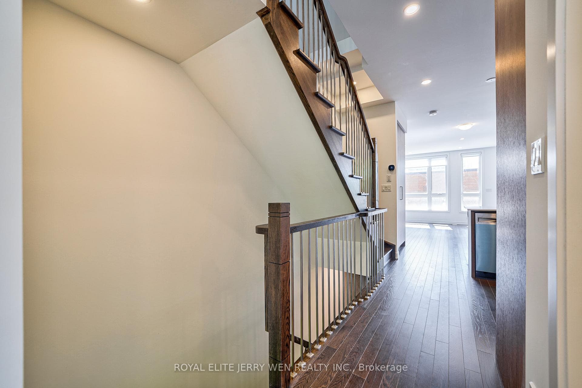 70 Green Gardens Boulevard Unit 7 photo 23