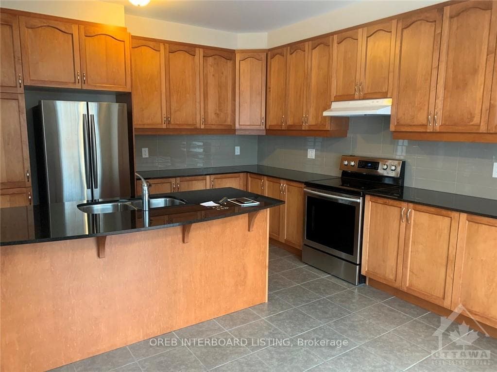 753 ROSEHILL Avenue photo 8