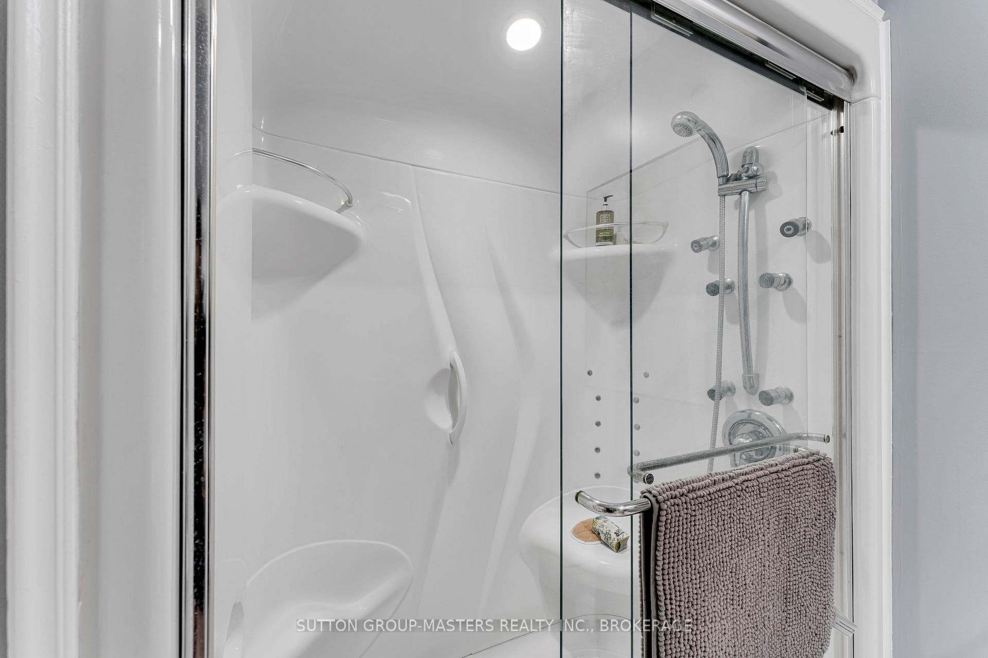 1611 SUNNYSIDE Road photo 18