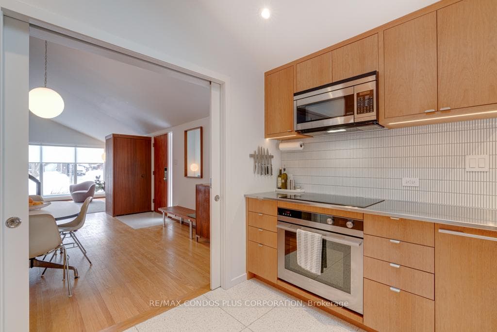 6 Munson Crescent photo 8