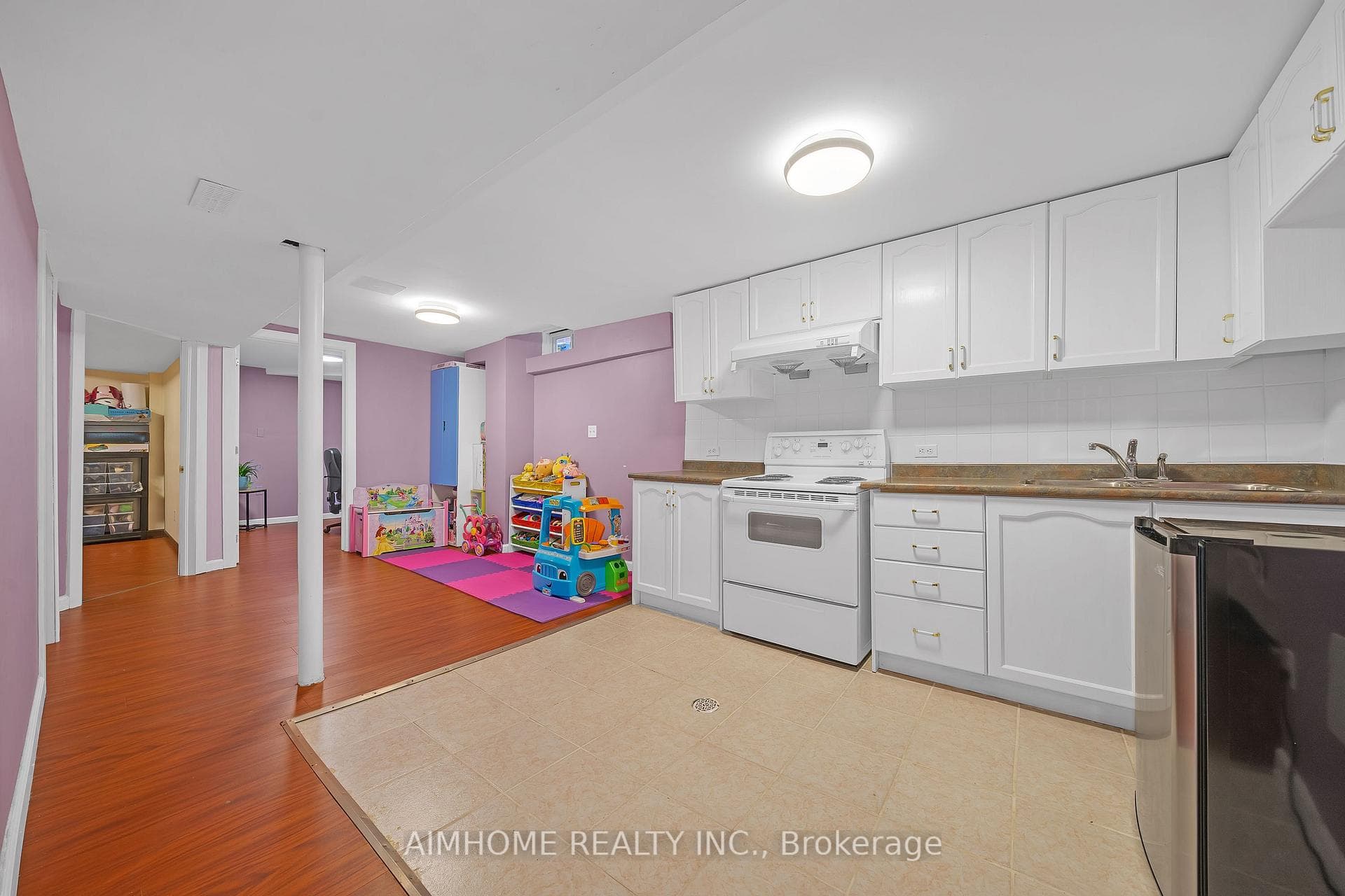 392 Wendron Crescent photo 36