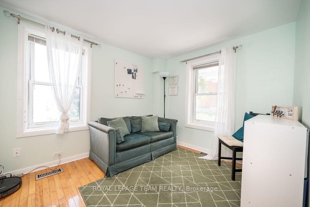 63 EDWARD Street photo 17