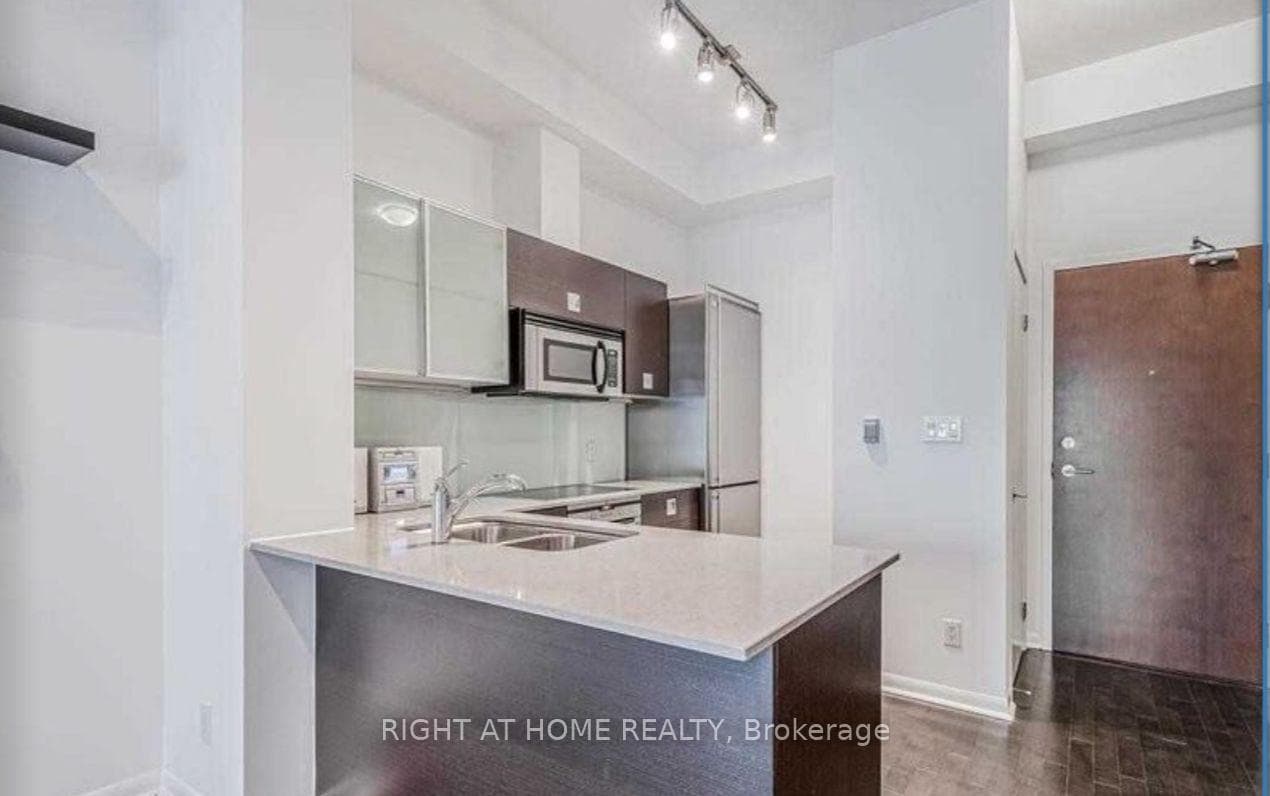 3391 Bloor Street Unit 515 photo 9