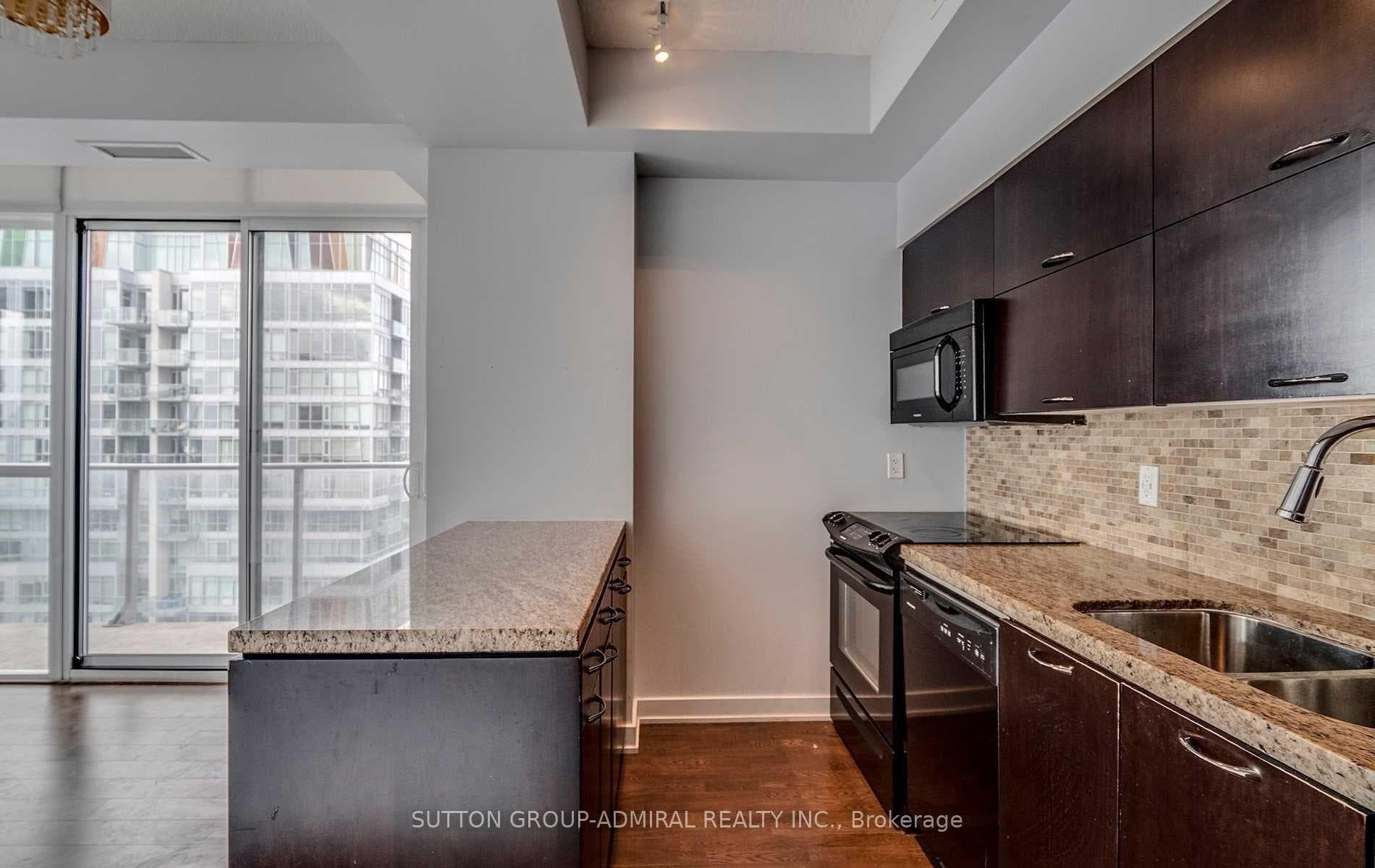 126 Simcoe Street Unit 2904 photo 7