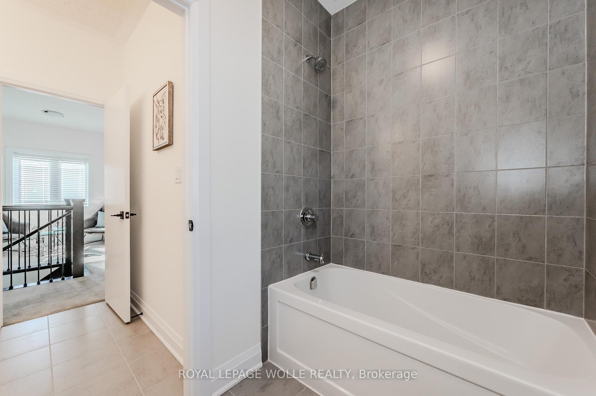 540 Nathalie Crescent photo 29