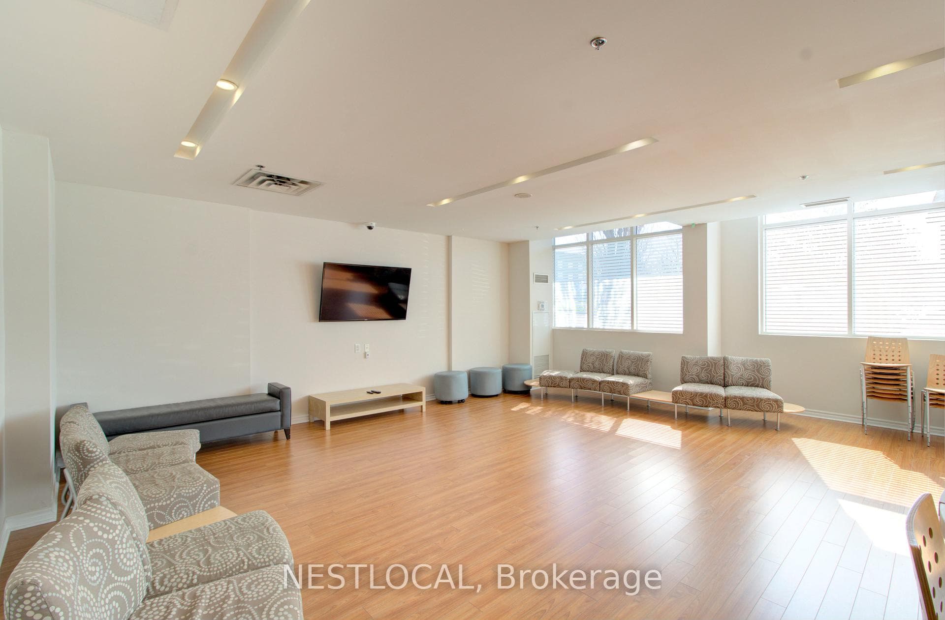 3865 Lake Shore Road Unit 202 photo 29