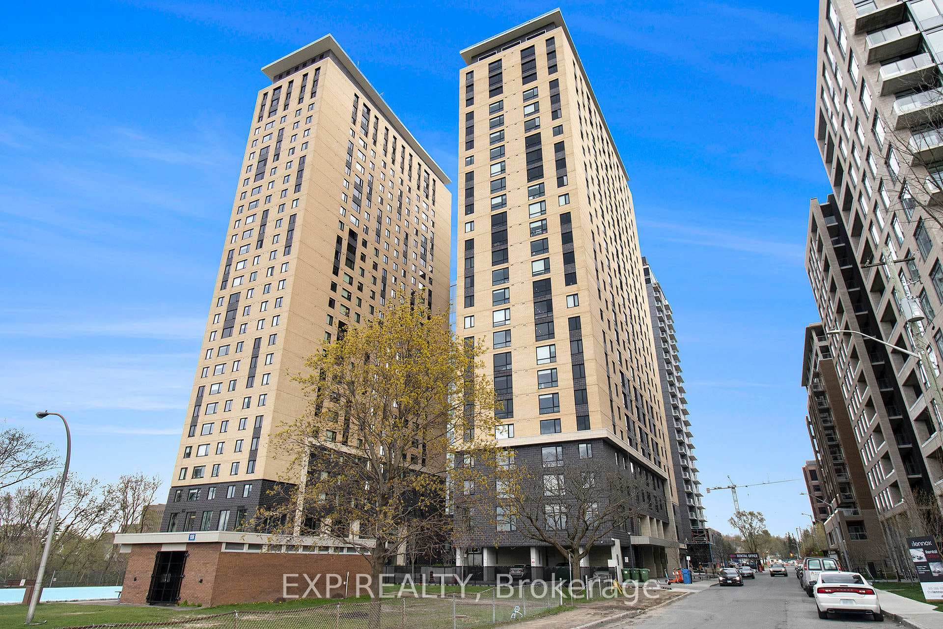 105 Champagne Avenue Unit 2208 photo 2