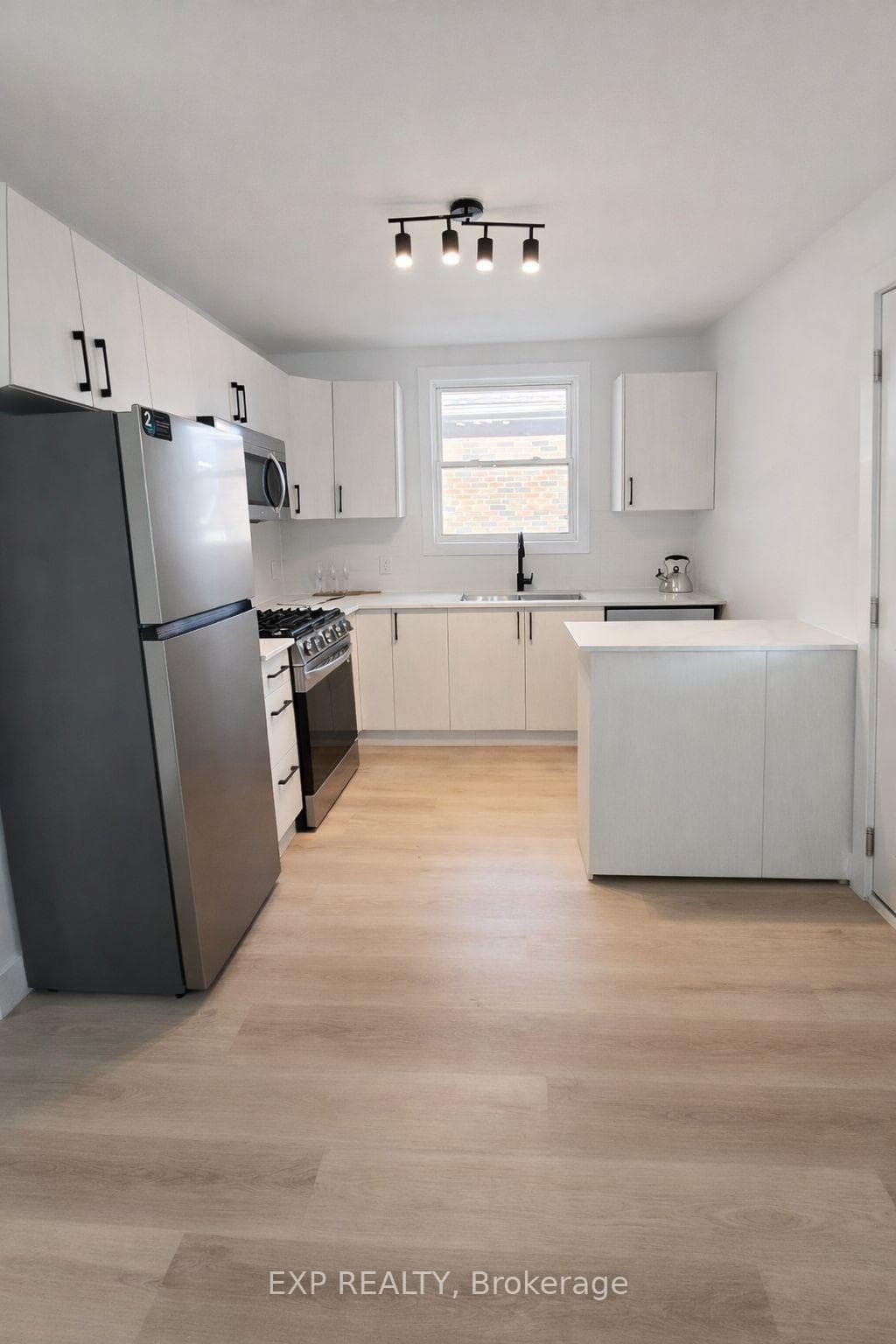 41 Cameron Avenue photo 5