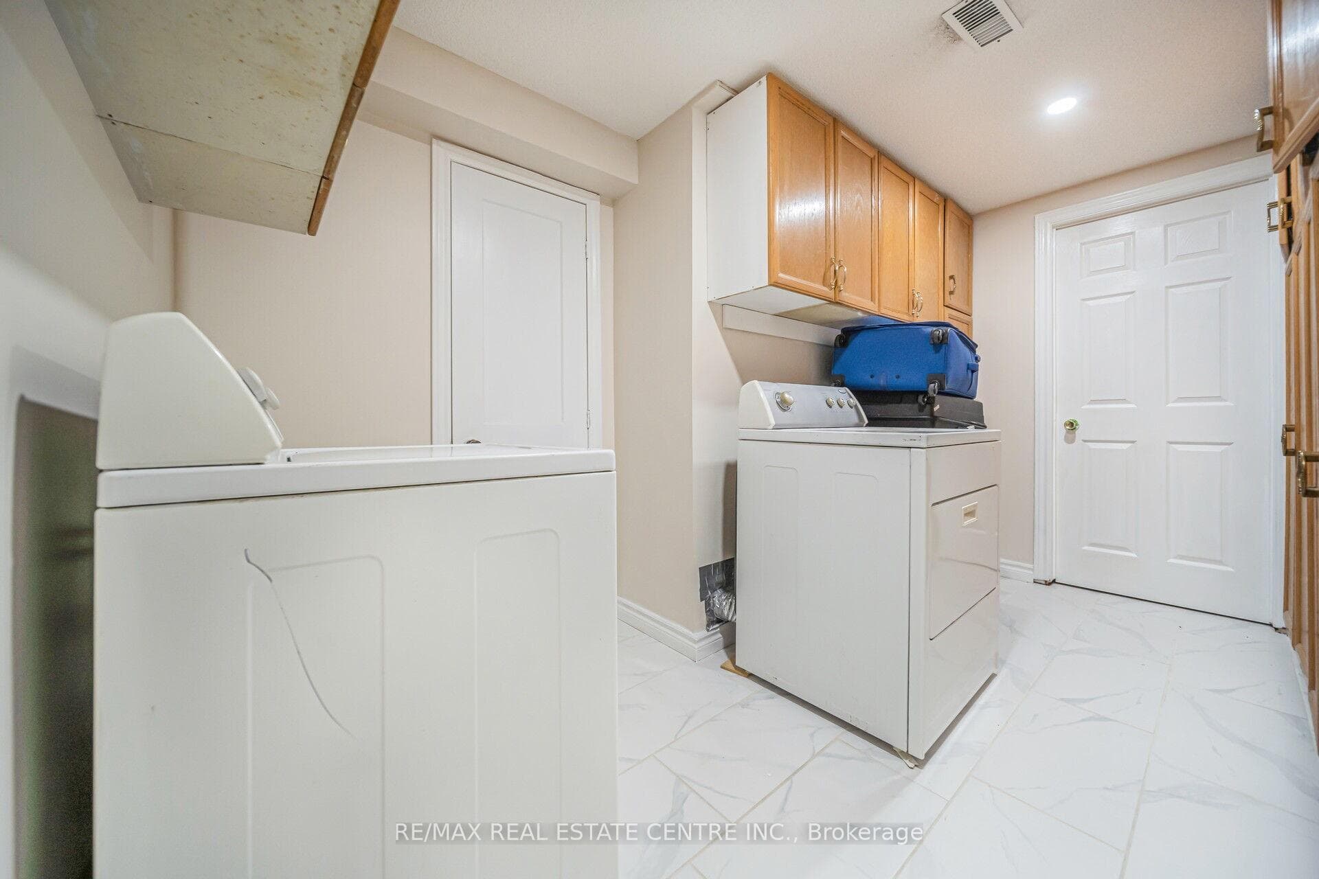 11 Moorehead Crescent photo 44