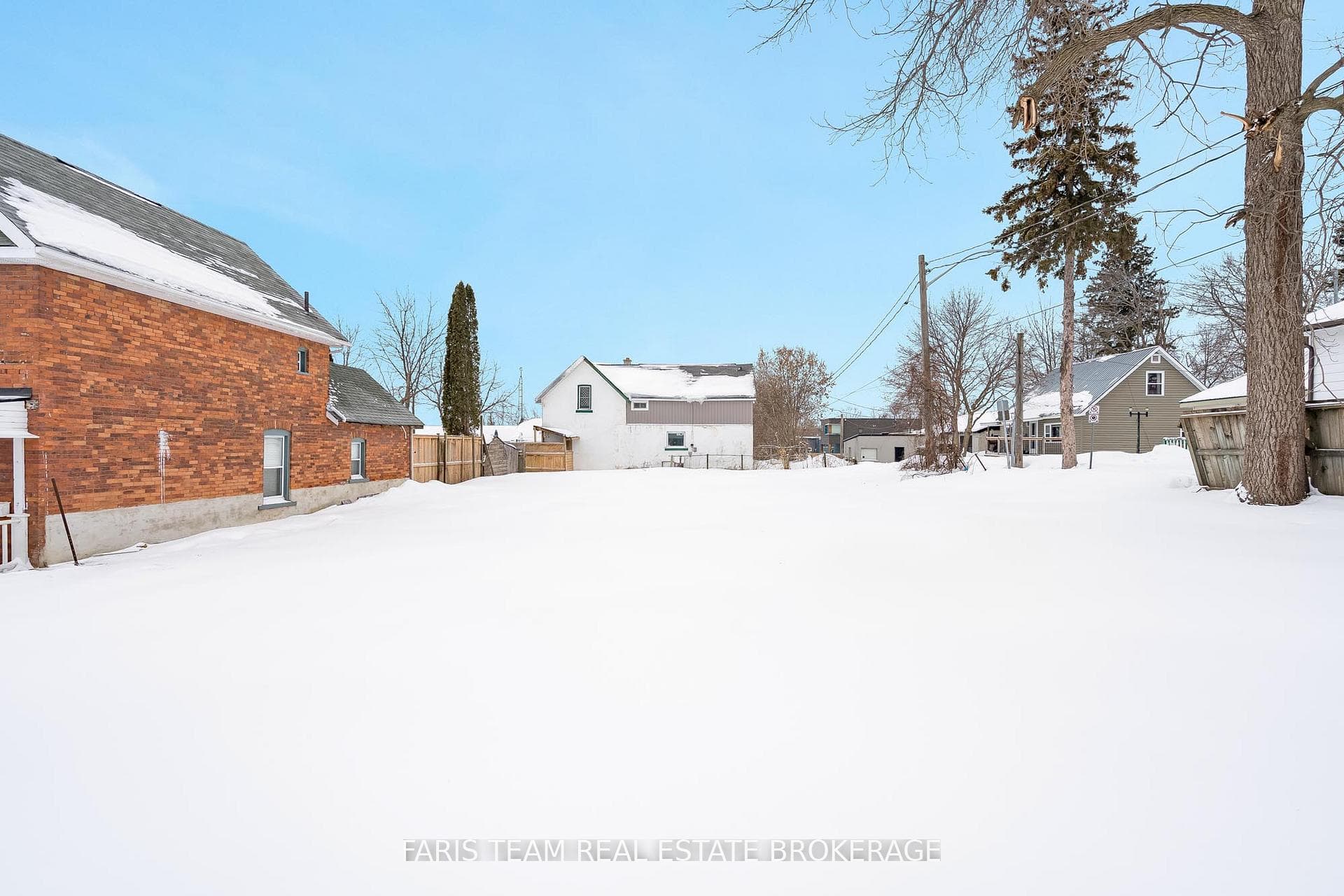 105 Matchedash Street photo 4