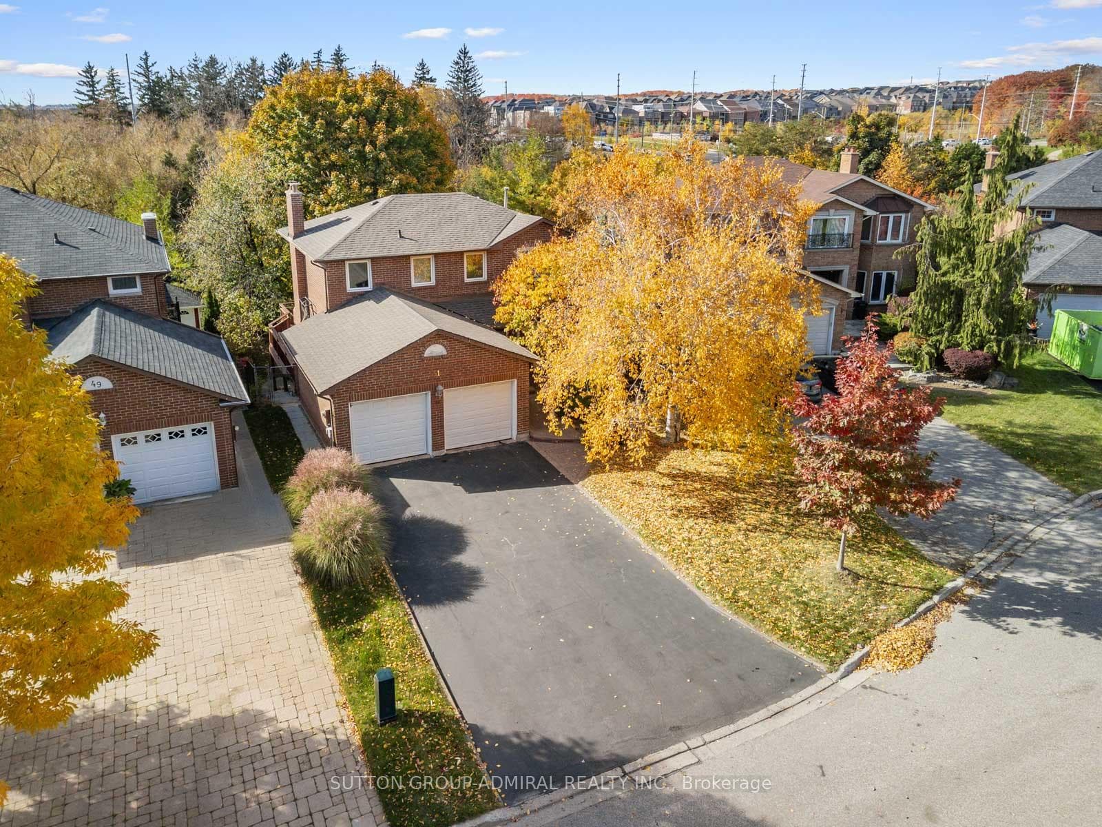 51 Houseman Crescent photo 37