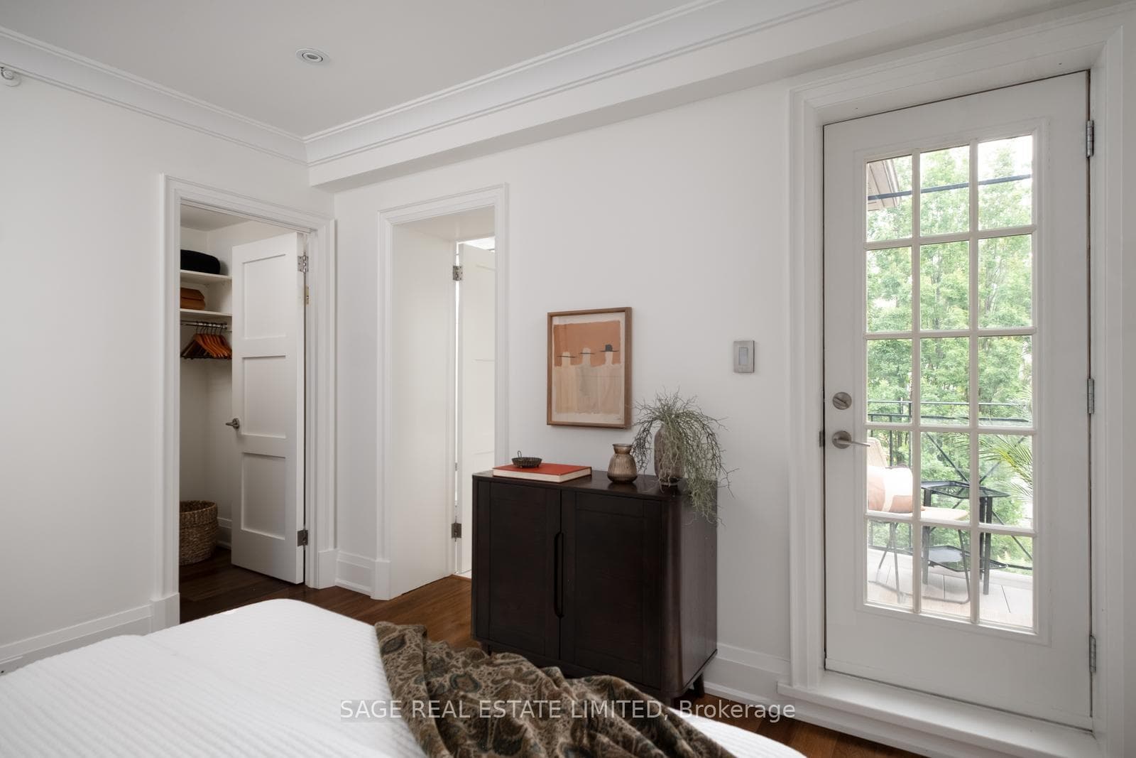319 Lonsdale Road Unit 3D photo 23