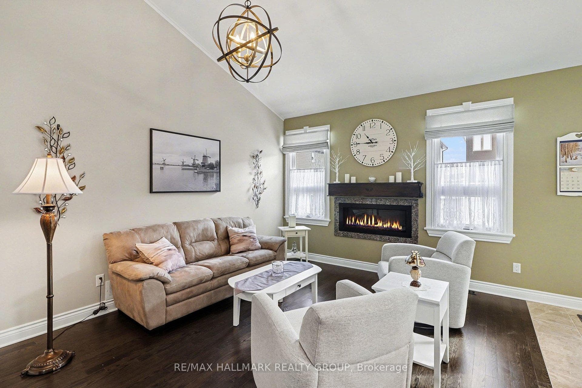 825 Platinum Street photo 21