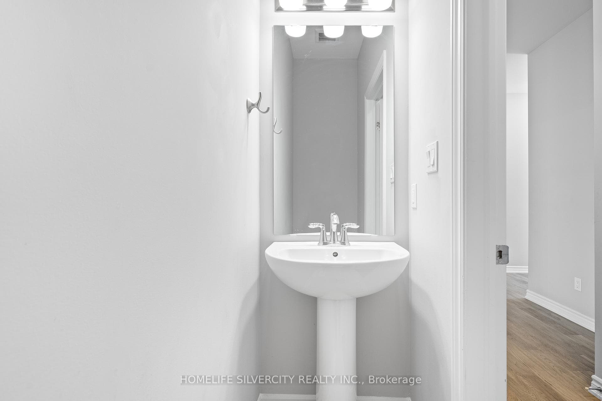 51 Mclaughlin Street photo 10