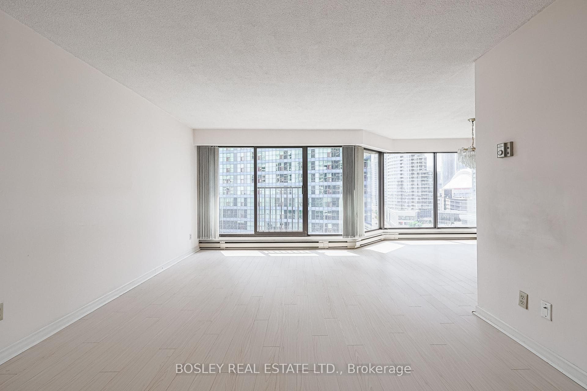 55 Harbour Square Unit 916 photo 5