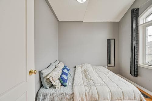 116 Heartleaf Crescent photo 26