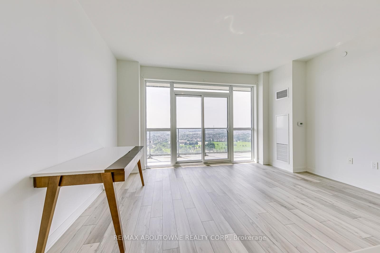 4699 Glen Erin Drive Unit 1804 photo 14