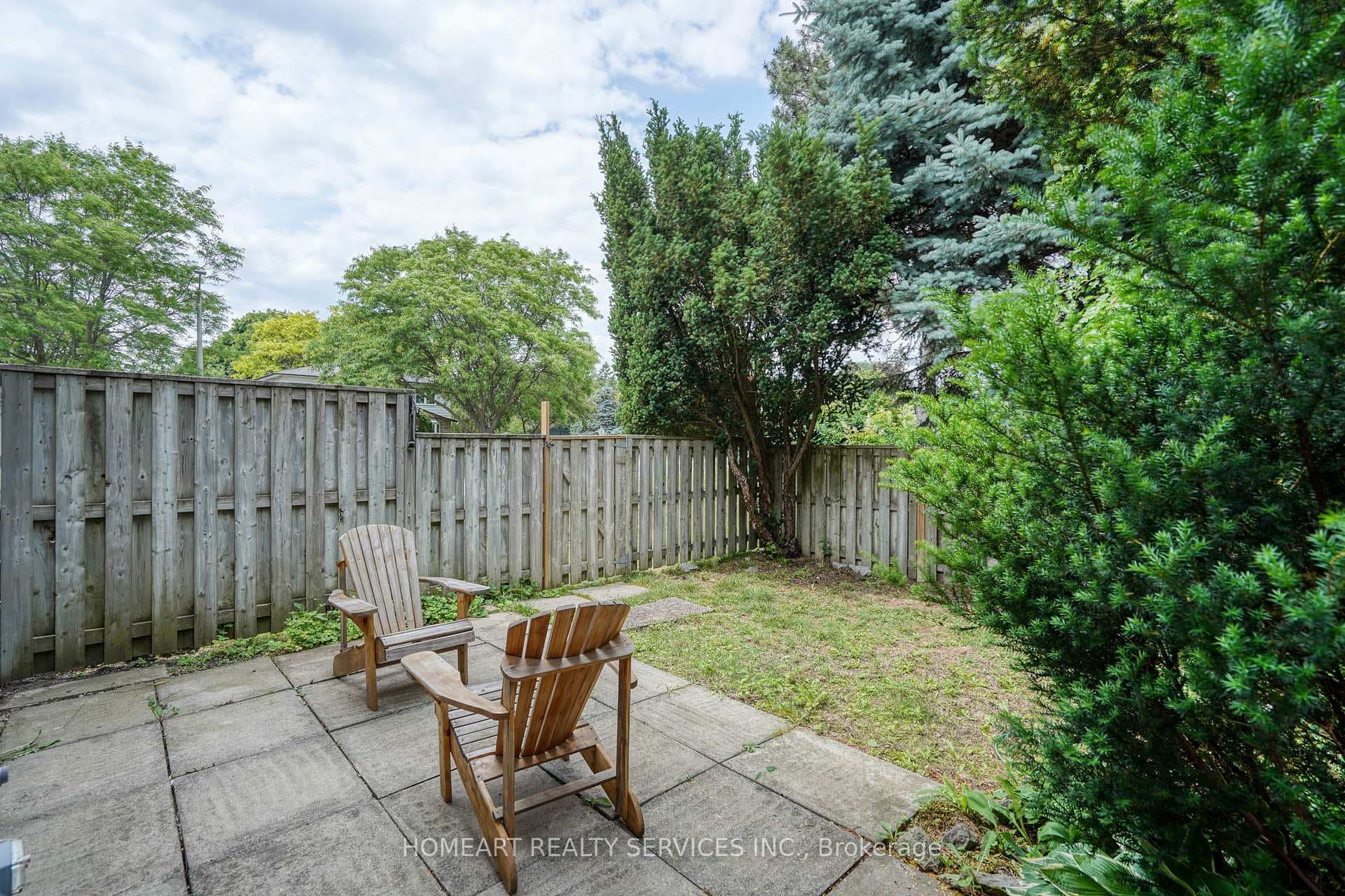 2 Camelot Way photo 33