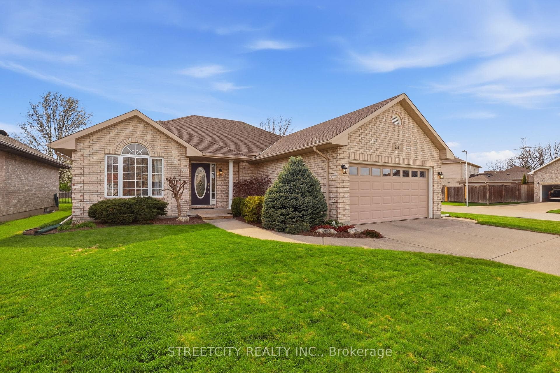 241 Canadore Court photo 2