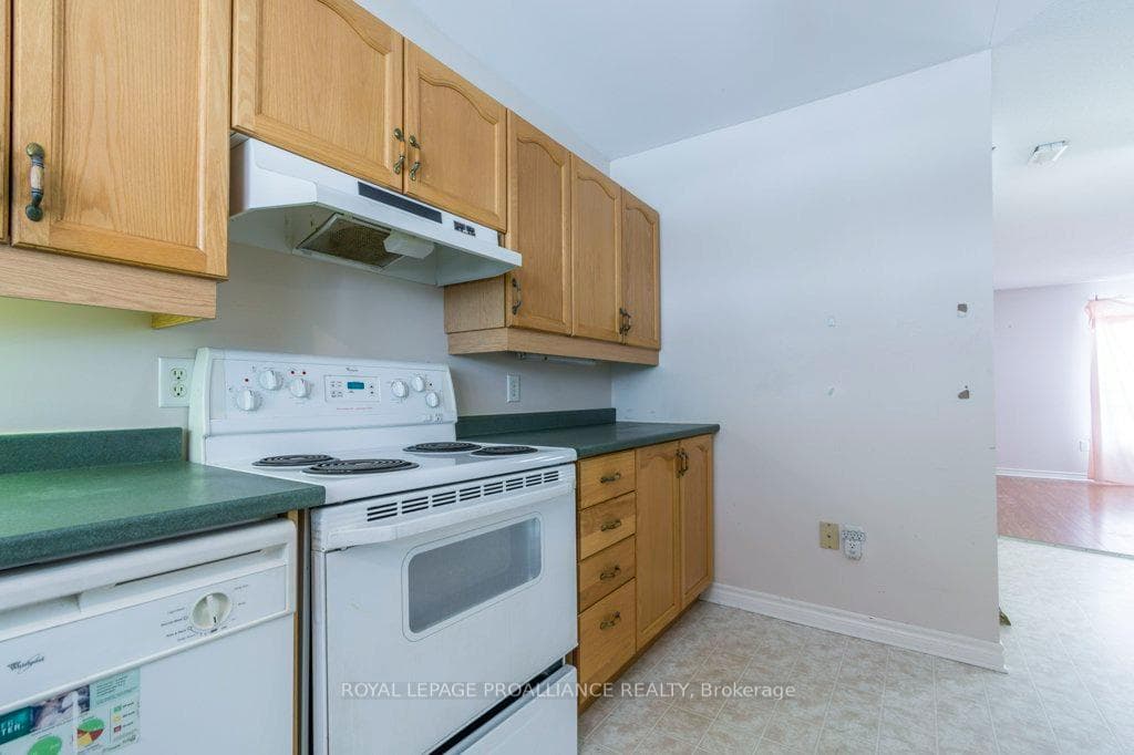 15 Aldersgate Crescent Unit 10 photo 7