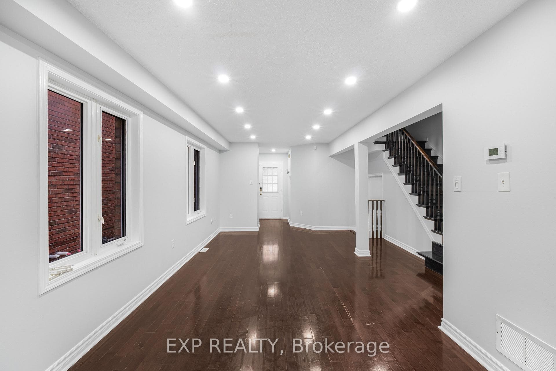 128 Olympia Crescent photo 7
