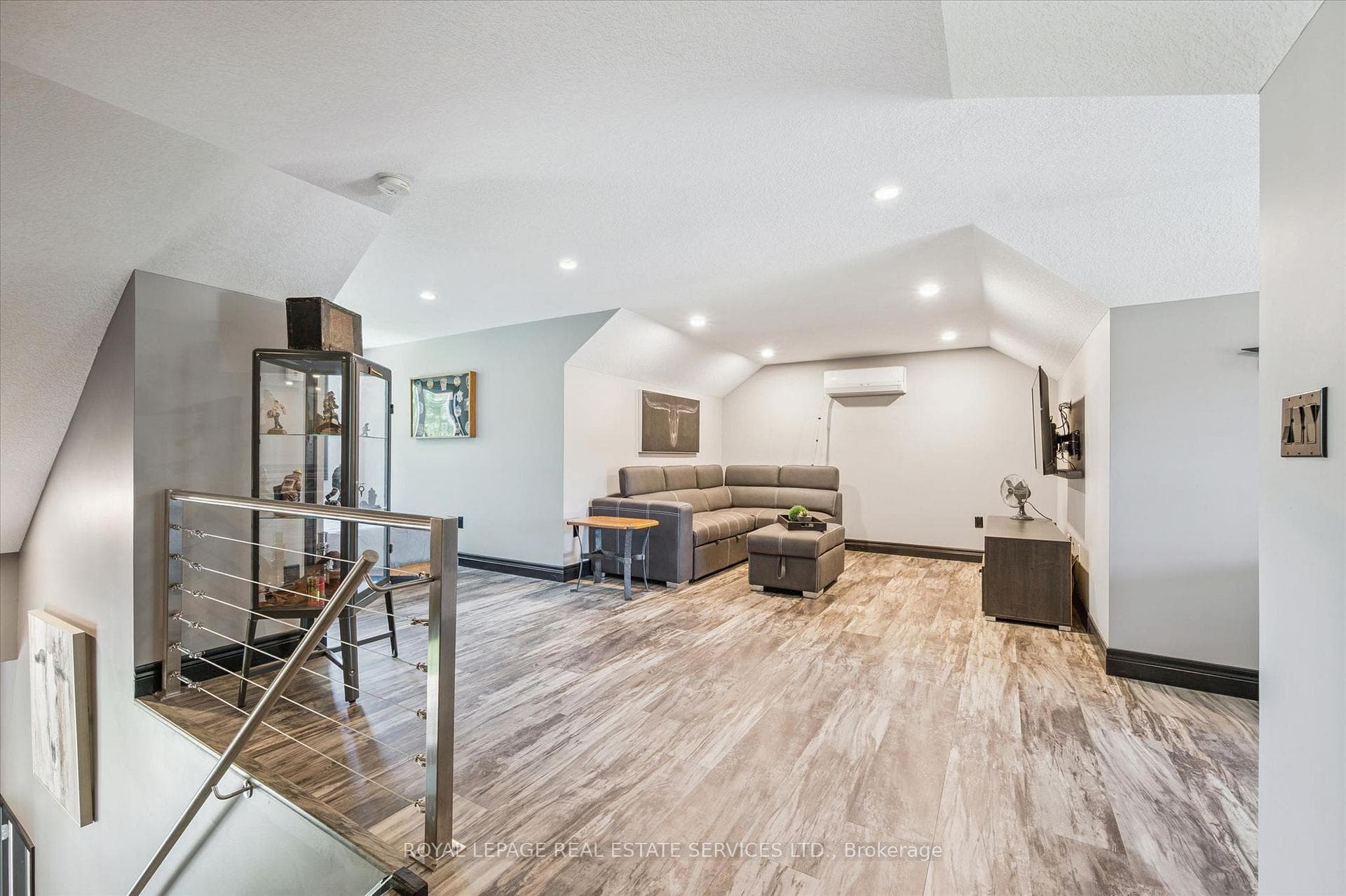 Coach House/Detached Garage with In-Floor Heating