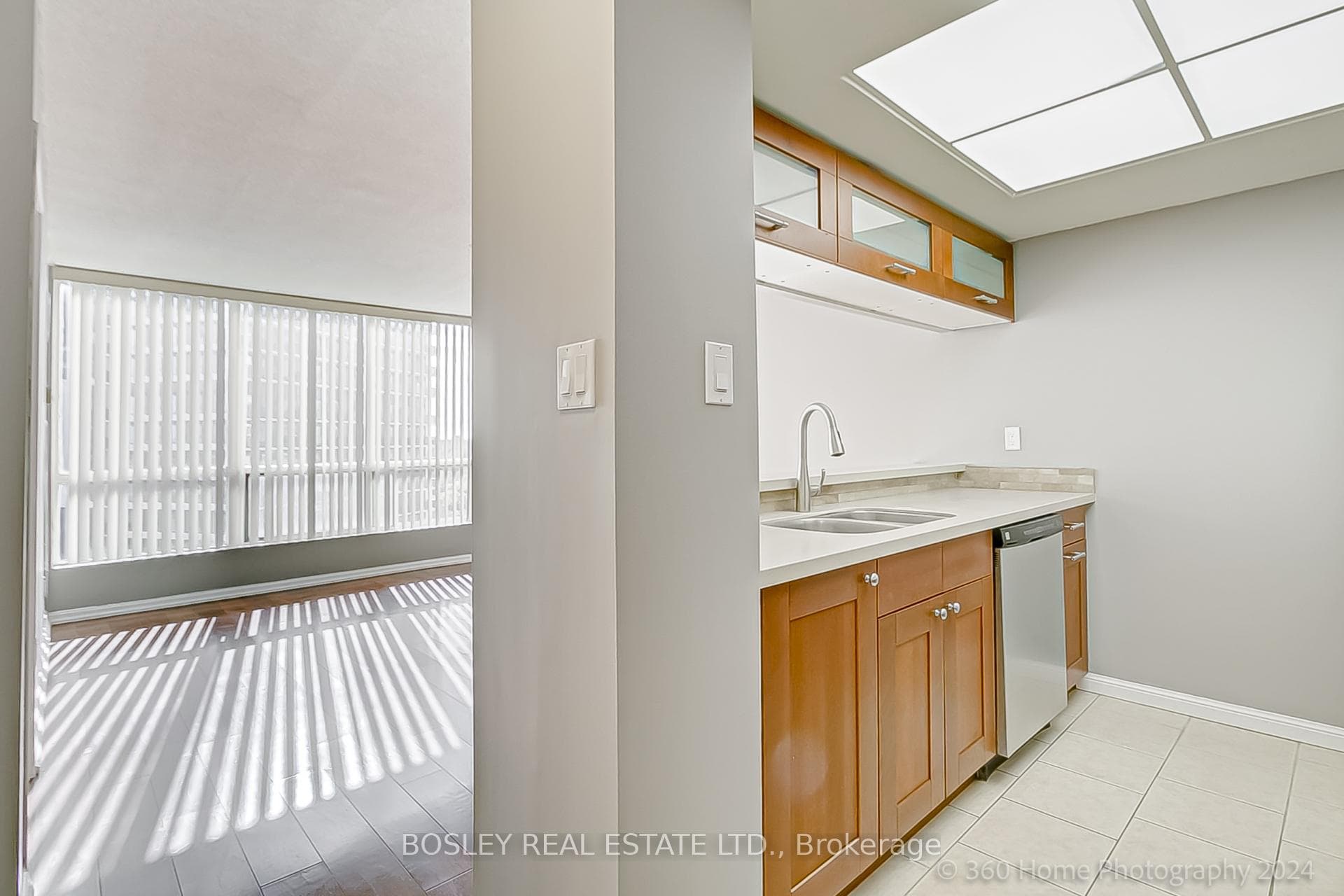 101 Subway Crescent Unit 1514 photo 9
