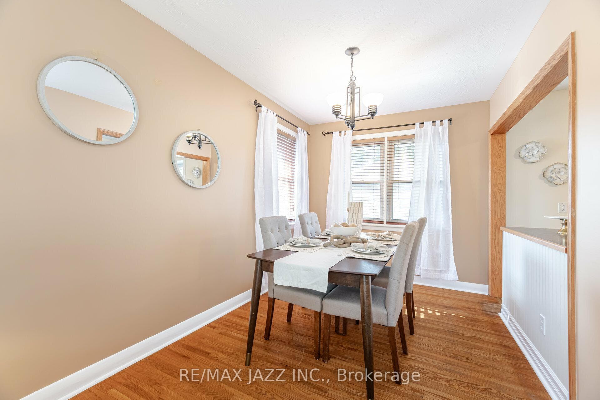 382 Welland Avenue photo 6