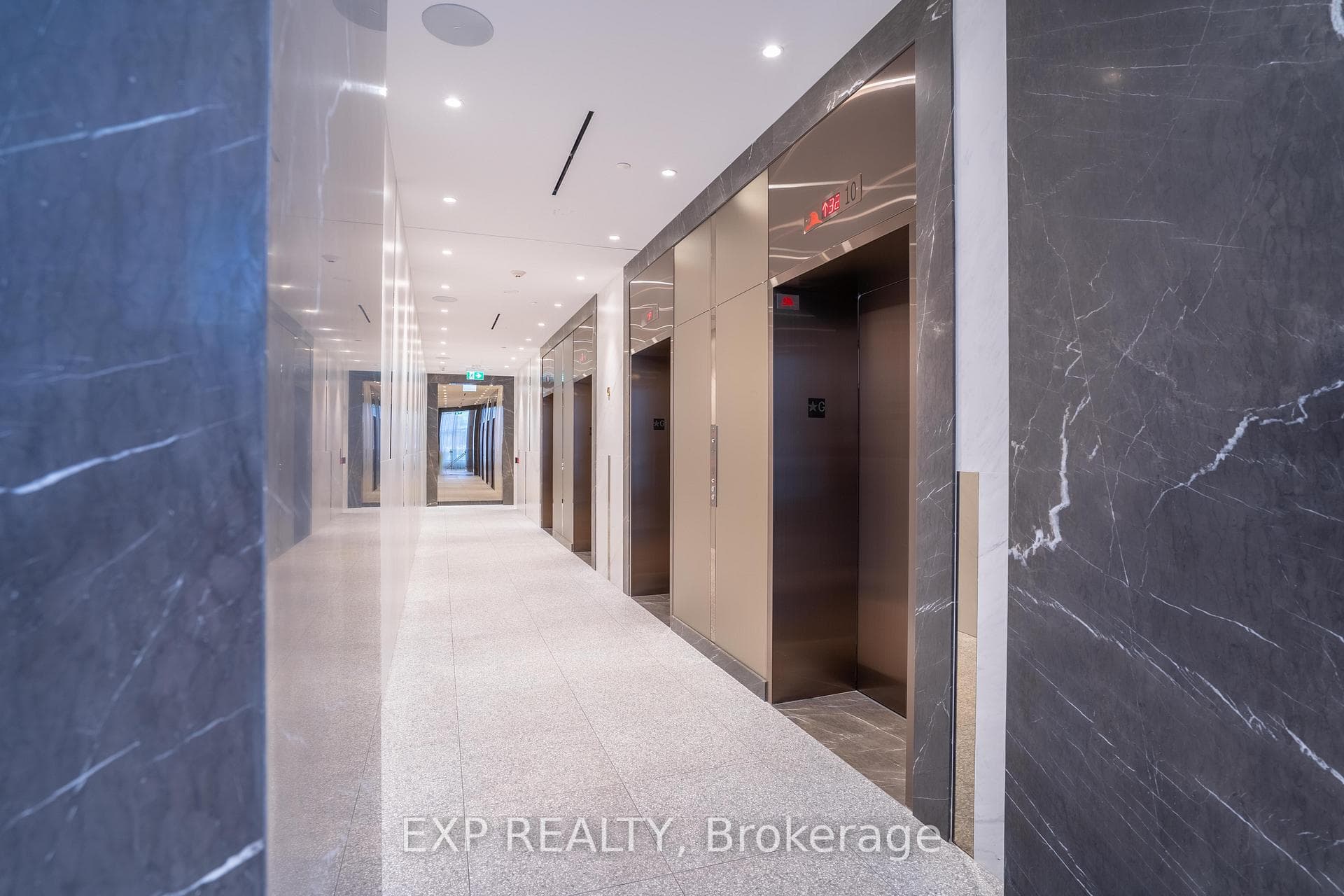585 Bloor Street Unit 1324 photo 15